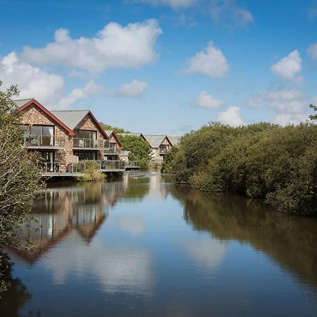 Kingfisher Hot Tub & Log Burner House On Premium Lakeside With Resort Facilities St Columb Major Eksteriør billede