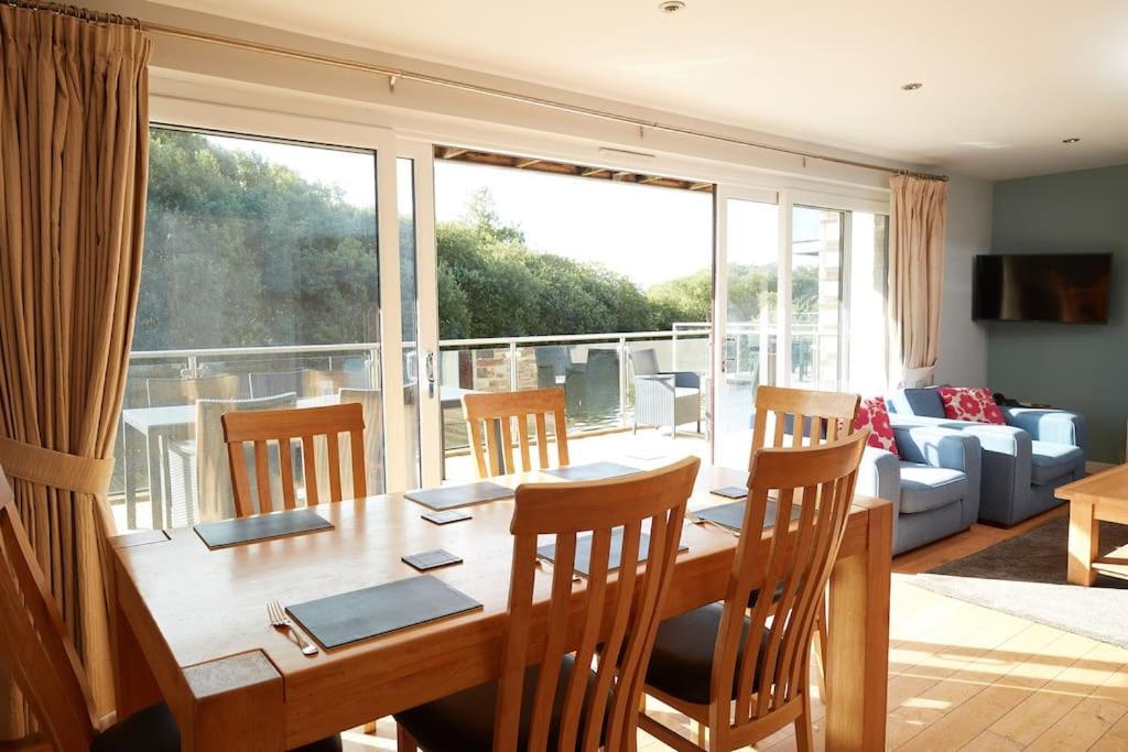 Kingfisher Hot Tub & Log Burner House On Premium Lakeside With Resort Facilities St Columb Major Eksteriør billede