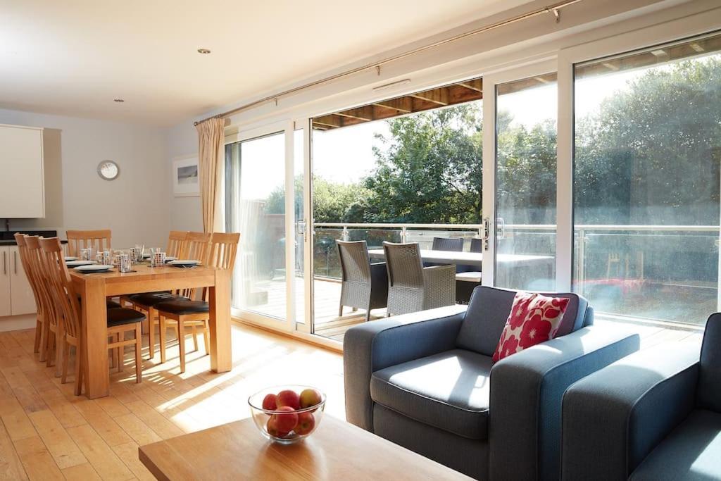 Kingfisher Hot Tub & Log Burner House On Premium Lakeside With Resort Facilities St Columb Major Eksteriør billede
