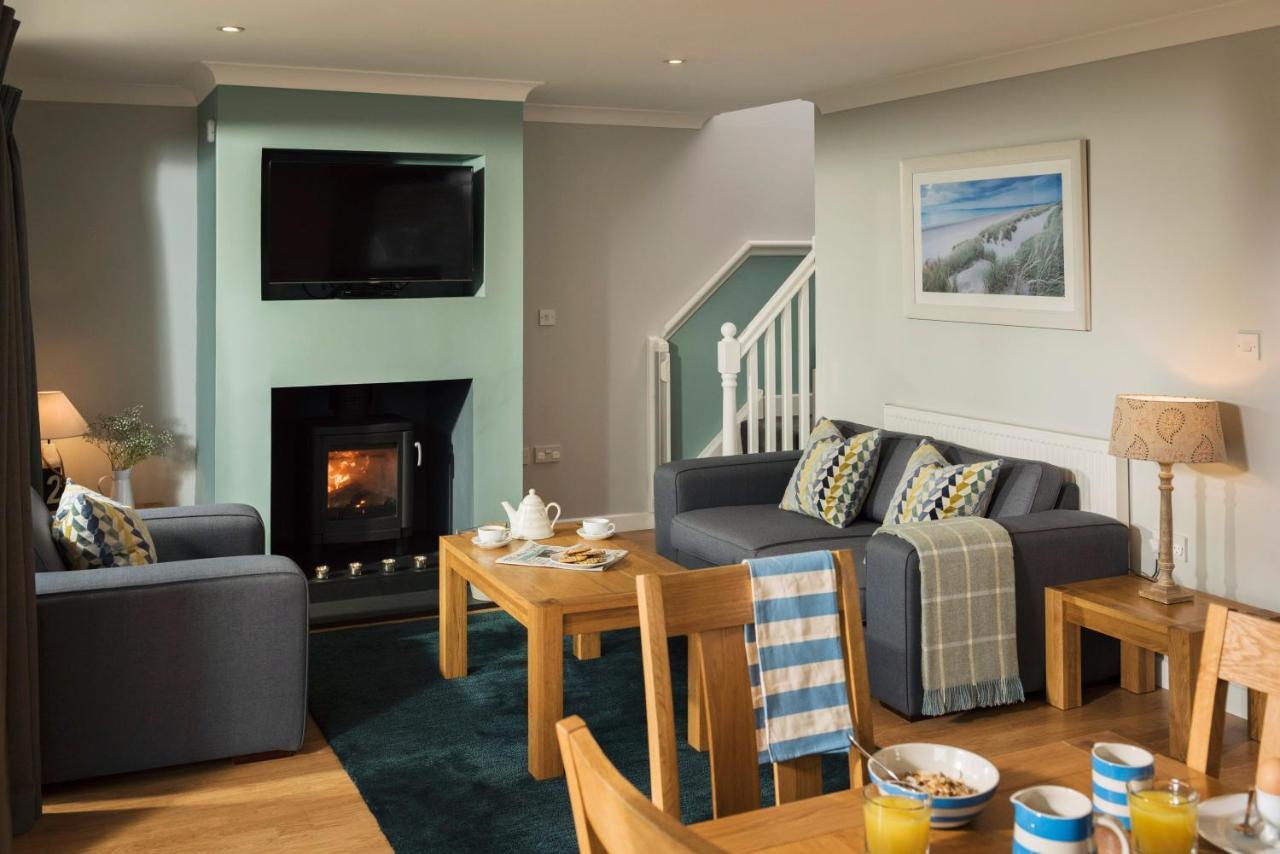 Kingfisher Hot Tub & Log Burner House On Premium Lakeside With Resort Facilities St Columb Major Eksteriør billede